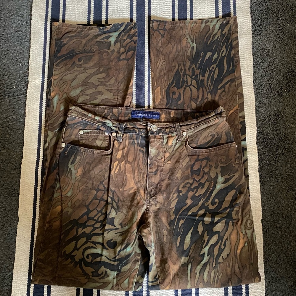 Trussardi Jeans Straight Leg. 30" Waist, 32" Length.